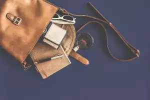 Guess Kabelka Crossbody